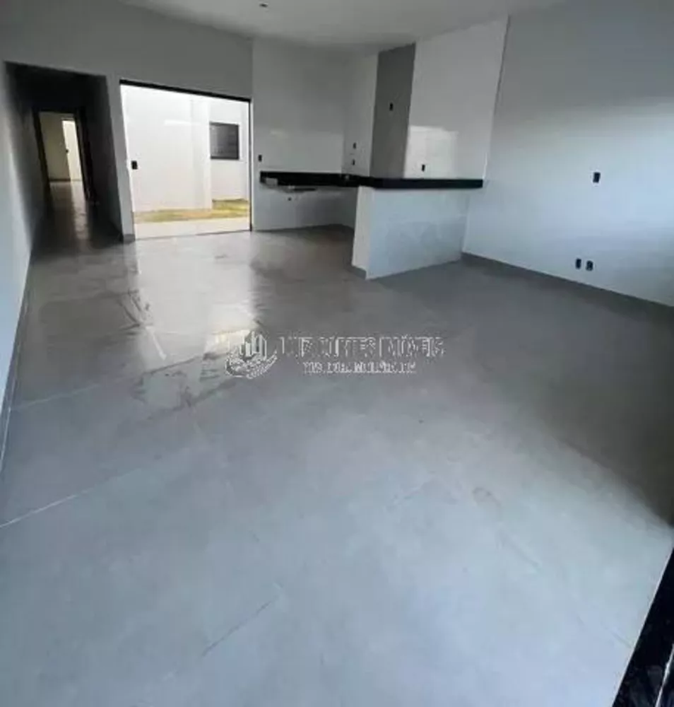 Casa à venda com 2 quartos, 125m² - Foto 1