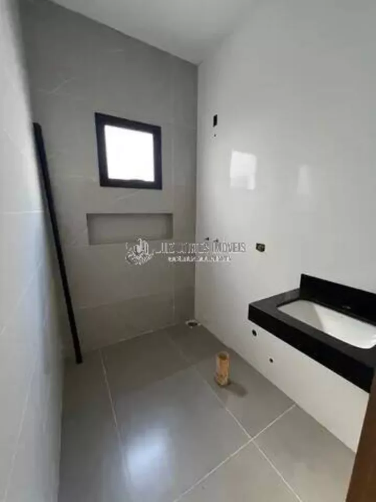 Casa à venda com 2 quartos, 125m² - Foto 4