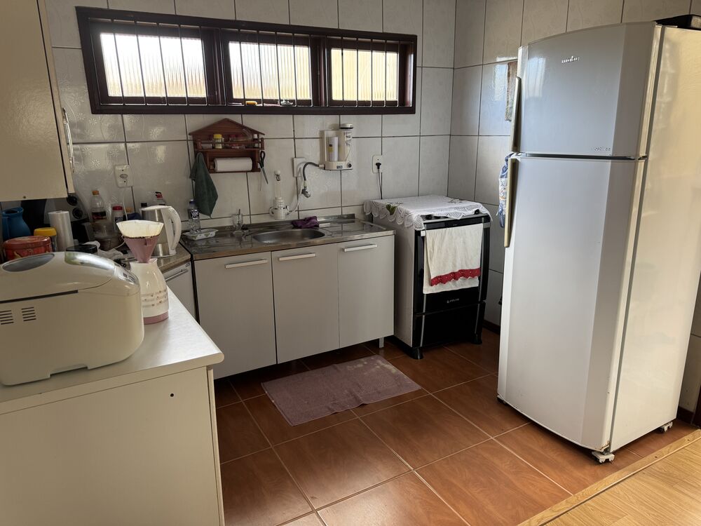 Casa à venda com 5 quartos, 200m² - Foto 4