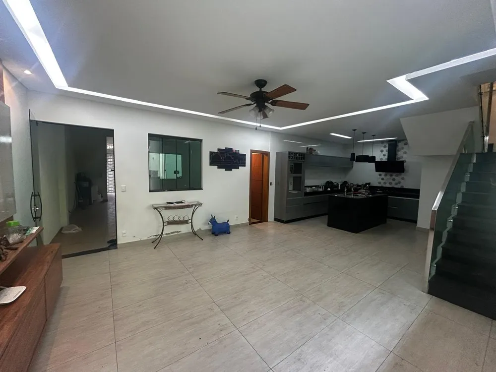 Casa, 3 quartos, 190 m² - Foto 1