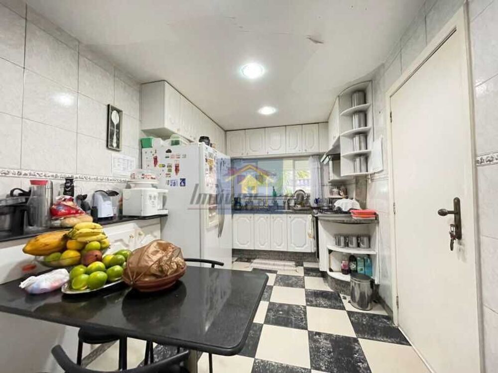 Casa de Condomínio à venda com 4 quartos, 420m² - Foto 6