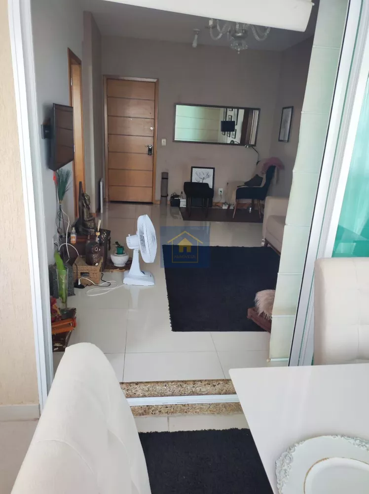 Apartamento à venda com 2 quartos, 78m² - Foto 3