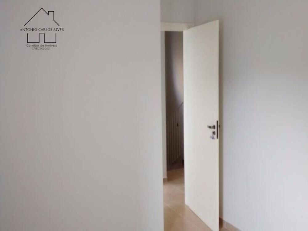Casa à venda com 3 quartos, 180m² - Foto 8