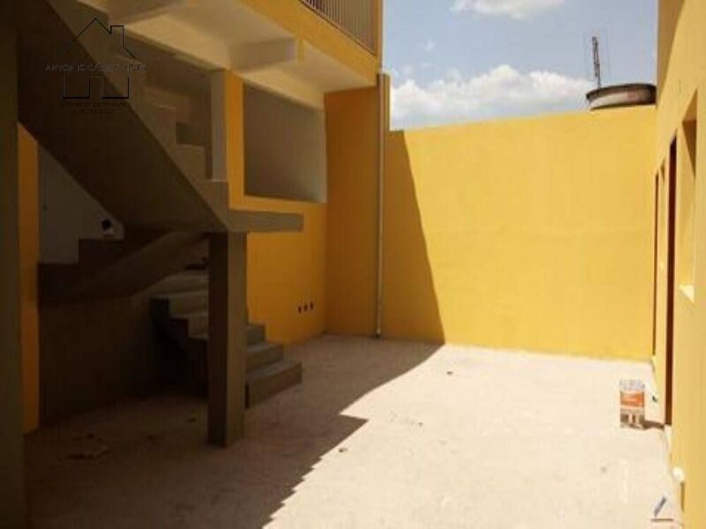 Casa à venda com 2 quartos, 56m² - Foto 1