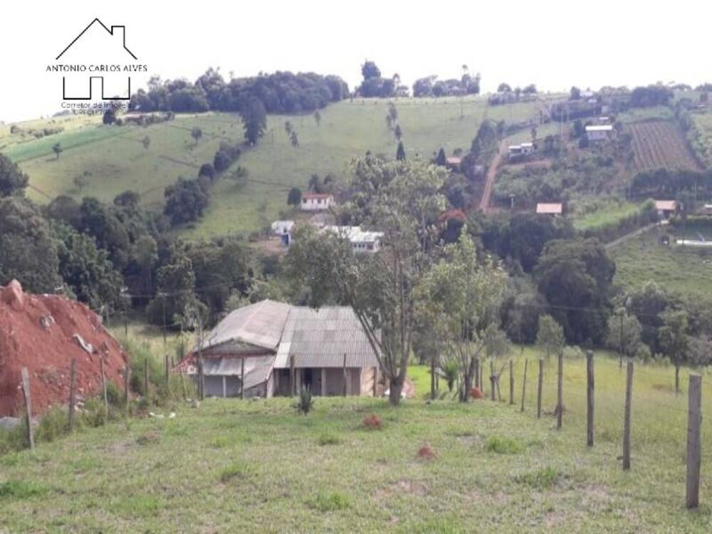 Chácara à venda com 3 quartos, 200m² - Foto 2