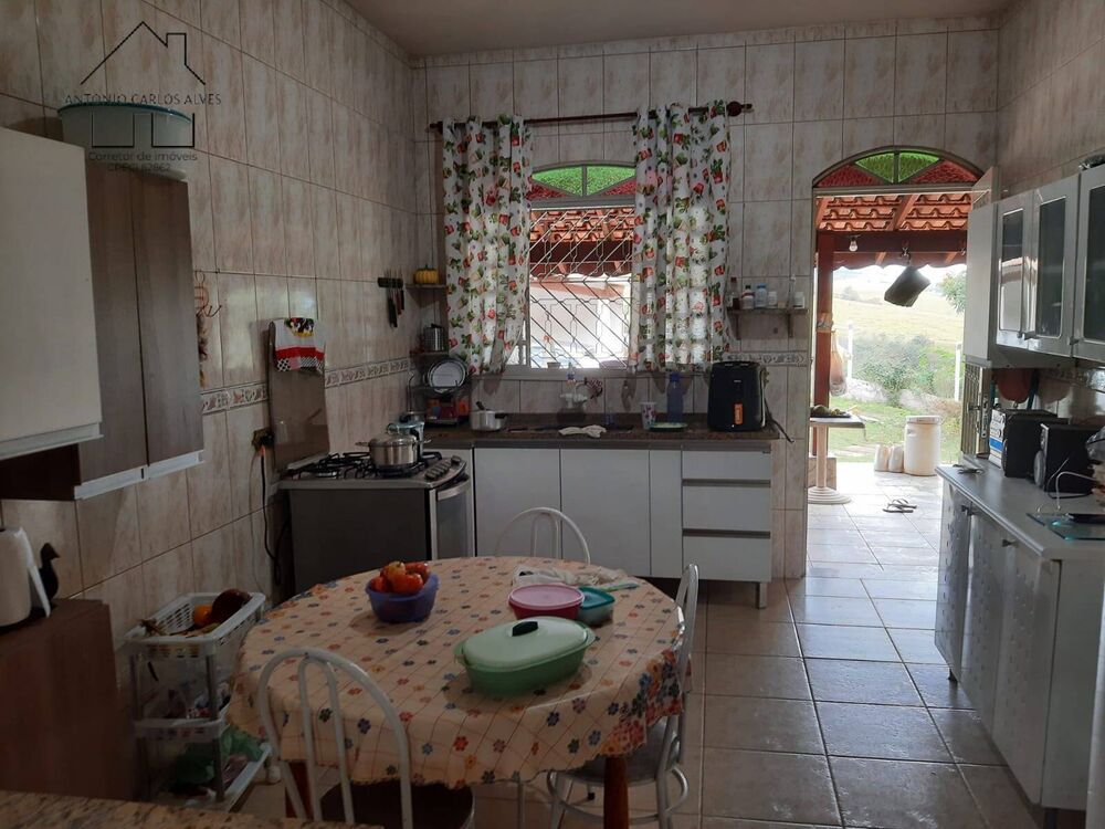 Chácara, 3 quartos, 2940 m² - Foto 1