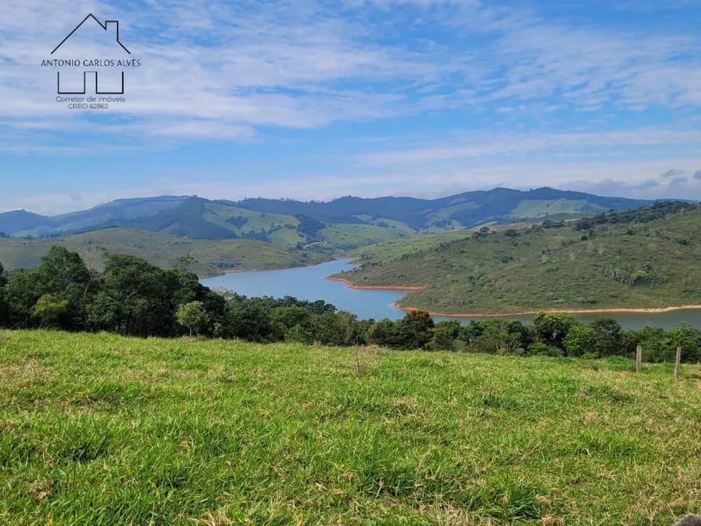 Fazenda à venda com 2 quartos, 200m² - Foto 2