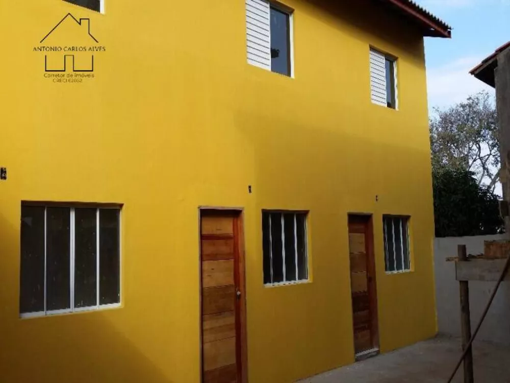 Casa à venda com 2 quartos, 55m² - Foto 1