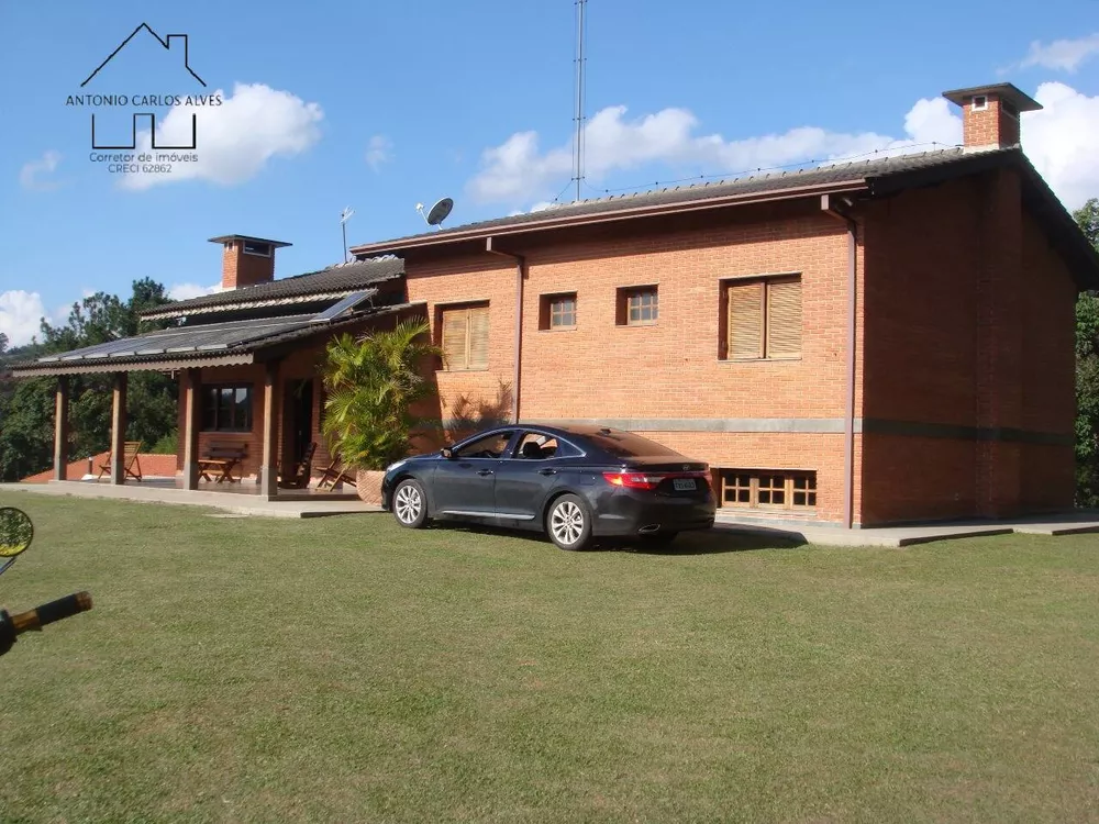 Fazenda à venda com 5 quartos, 800m² - Foto 1