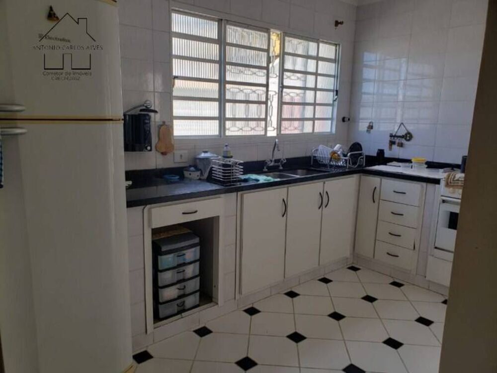 Casa, 3 quartos, 250 m² - Foto 3