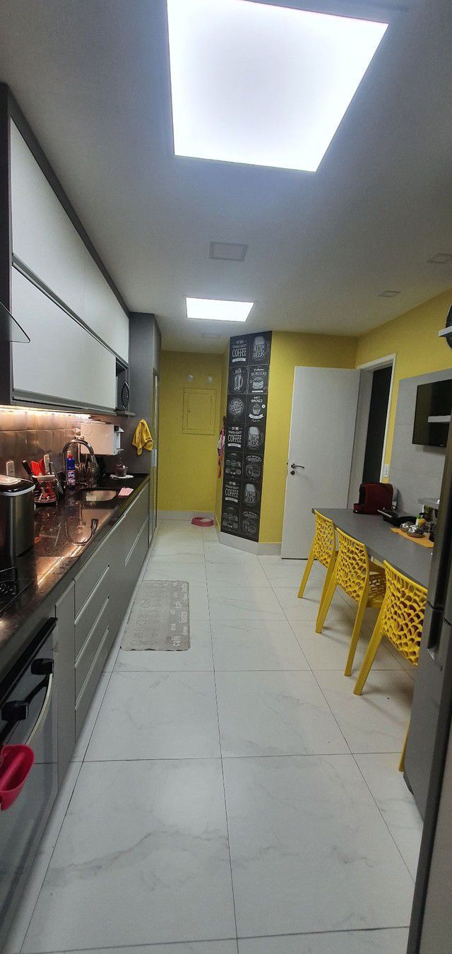 Apartamento à venda com 3 quartos, 190m² - Foto 3