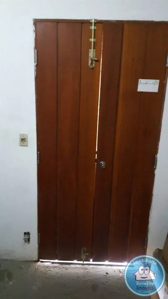 Casa à venda com 3 quartos, 176m² - Foto 2