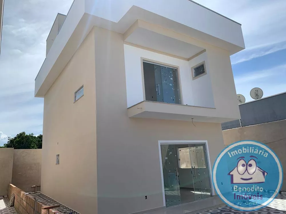 Casa à venda com 3 quartos, 96m² - Foto 1