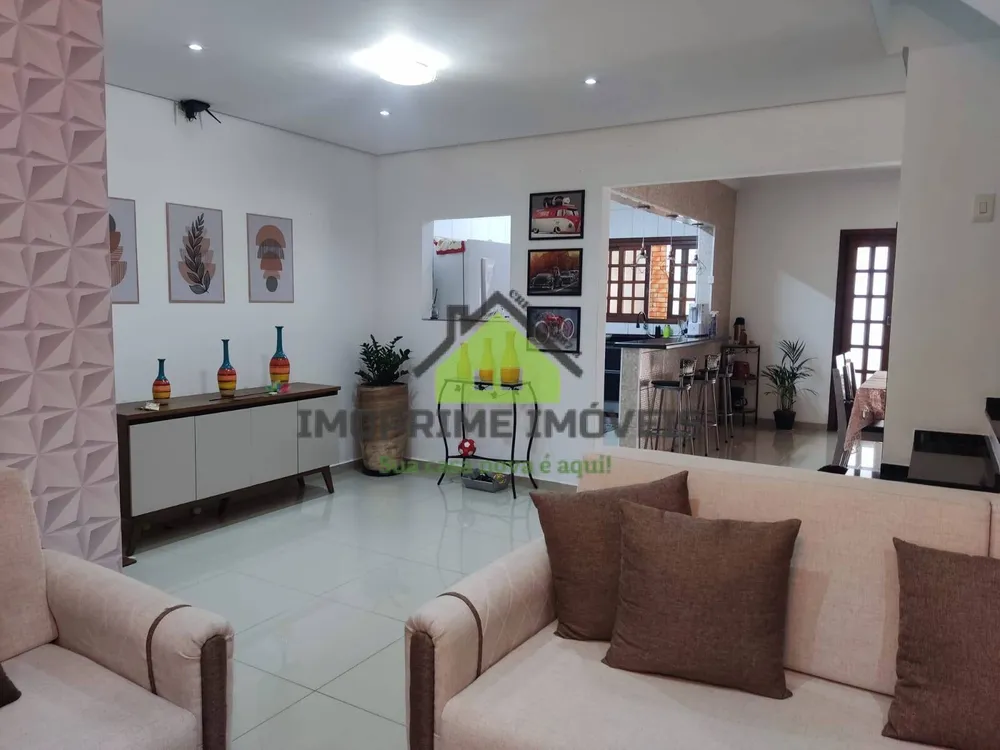 Casa, 3 quartos, 174 m² - Foto 1