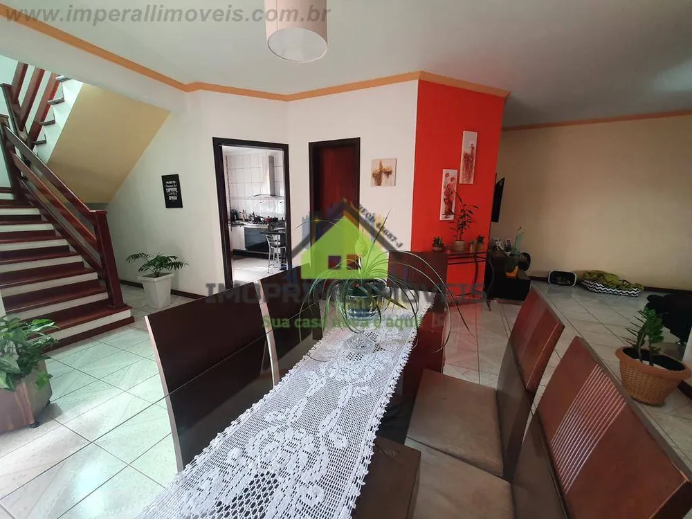 Casa, 3 quartos, 191 m² - Foto 2