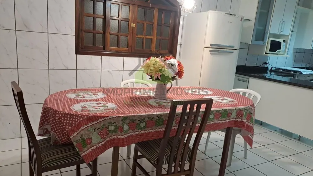 Casa, 4 quartos, 210 m² - Foto 1