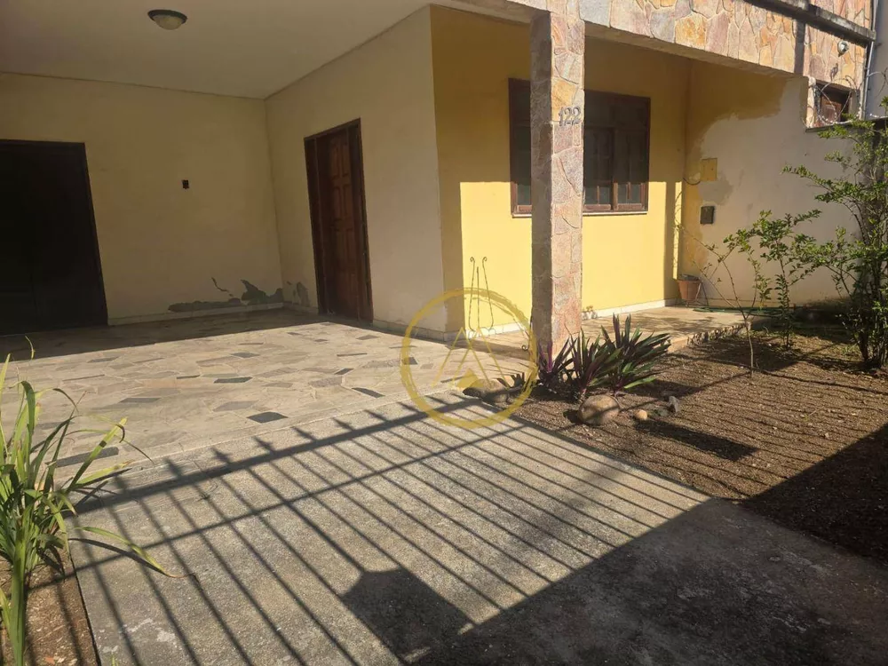 Casa, 3 quartos, 200 m² - Foto 1
