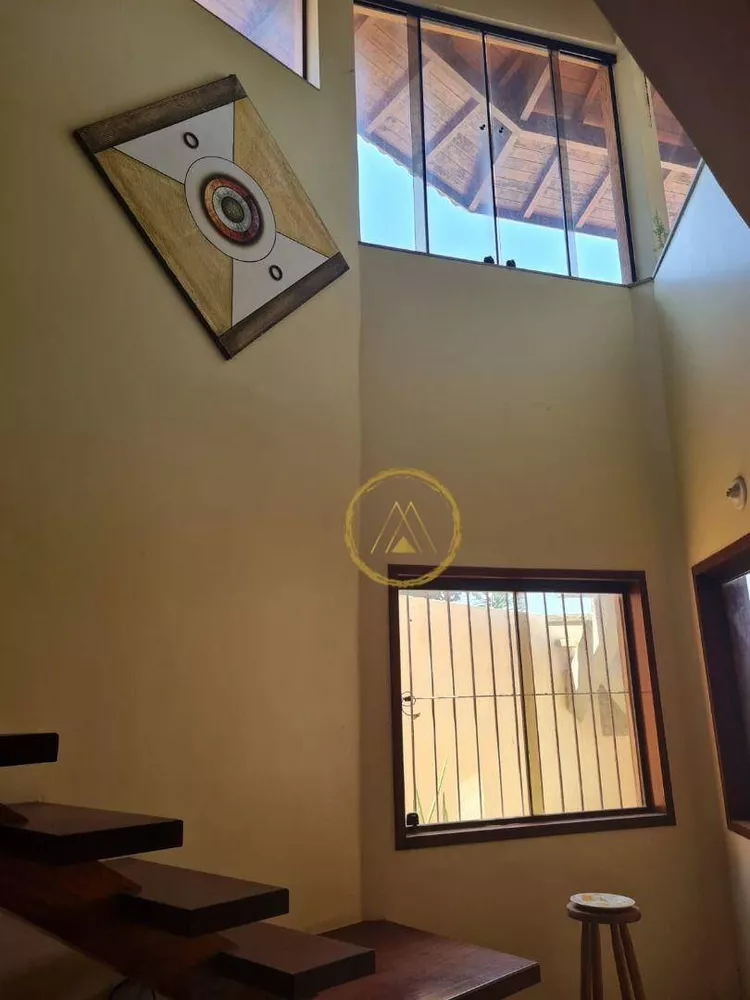 Casa, 4 quartos, 220 m² - Foto 1