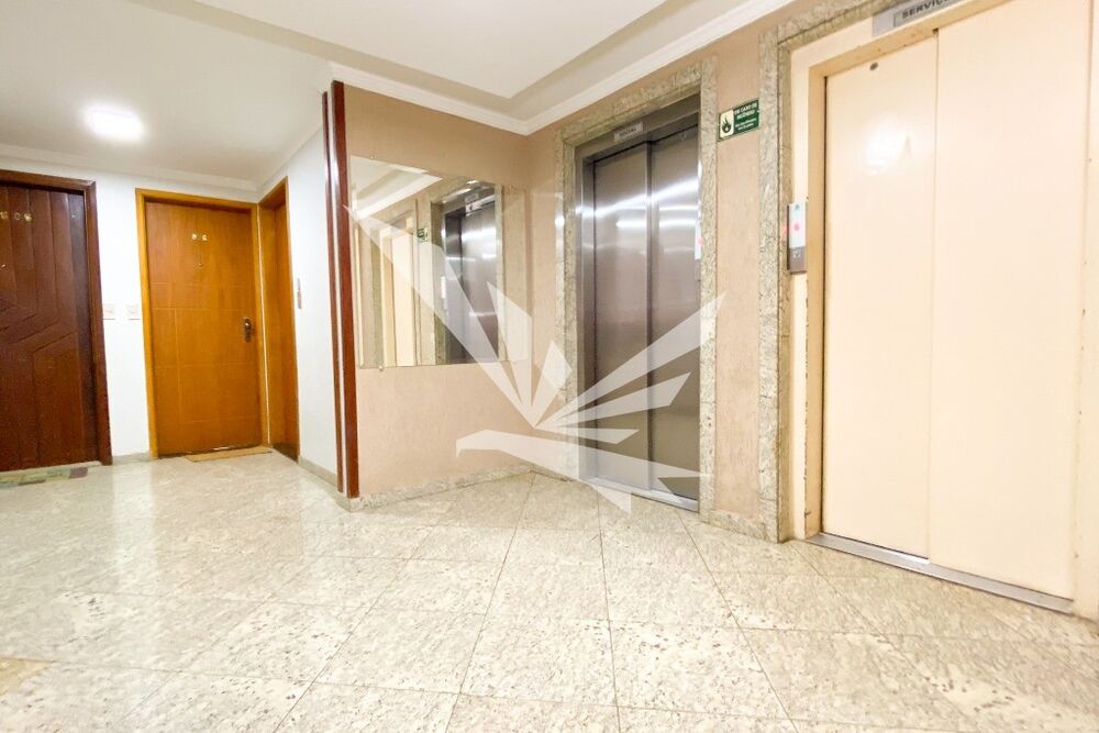 Apartamento à venda com 4 quartos, 186m² - Foto 2