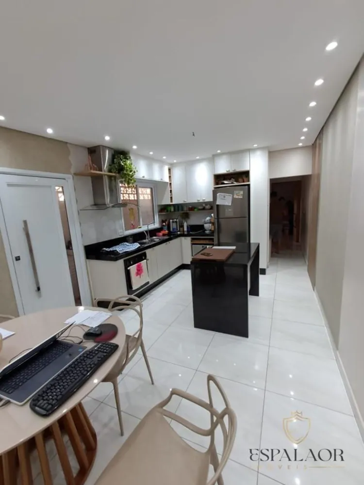 Casa, 3 quartos, 143 m² - Foto 1