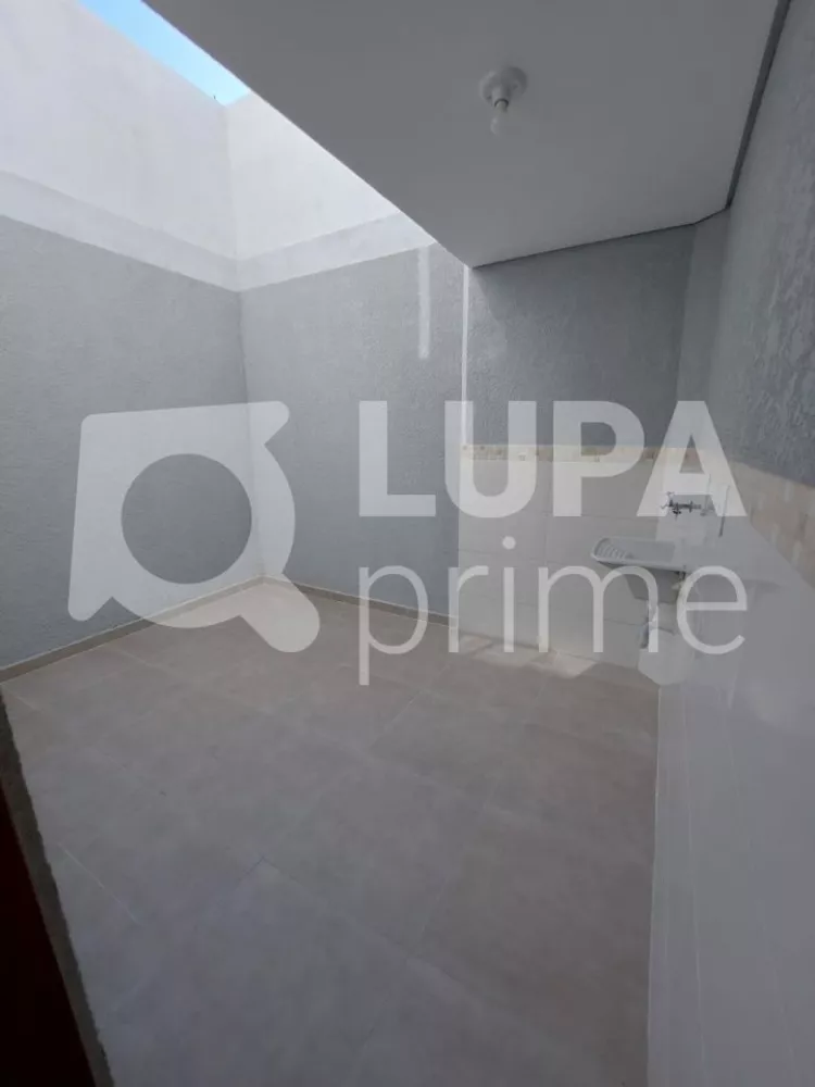 Casa à venda com 2 quartos, 80m² - Foto 18