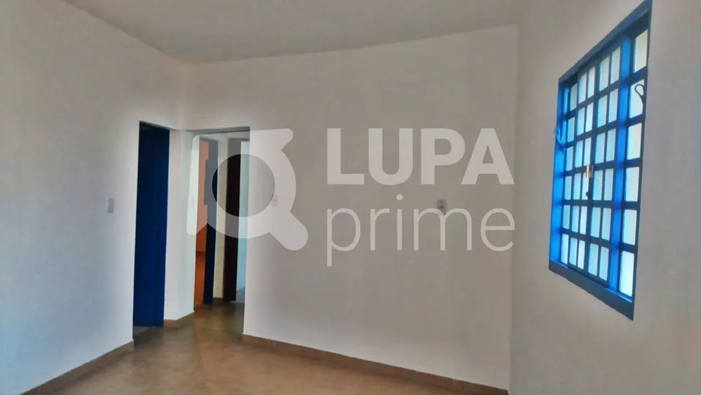 Casa à venda com 3 quartos, 61m² - Foto 2