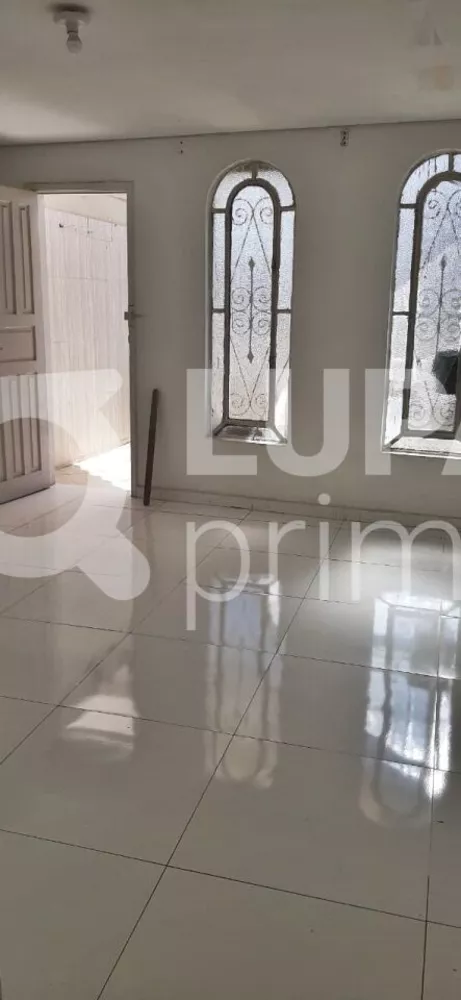 Casa à venda com 3 quartos, 161m² - Foto 1