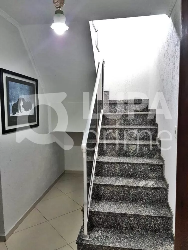 Casa à venda com 2 quartos, 240m² - Foto 3