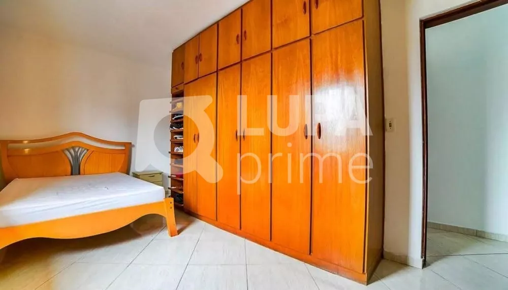 Casa à venda com 2 quartos, 240m² - Foto 10