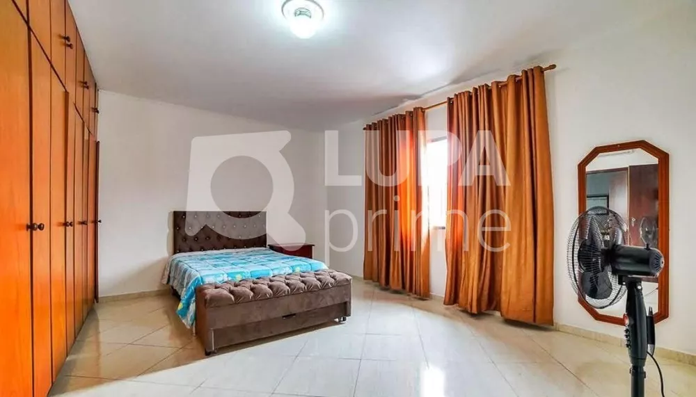 Casa à venda com 2 quartos, 240m² - Foto 4