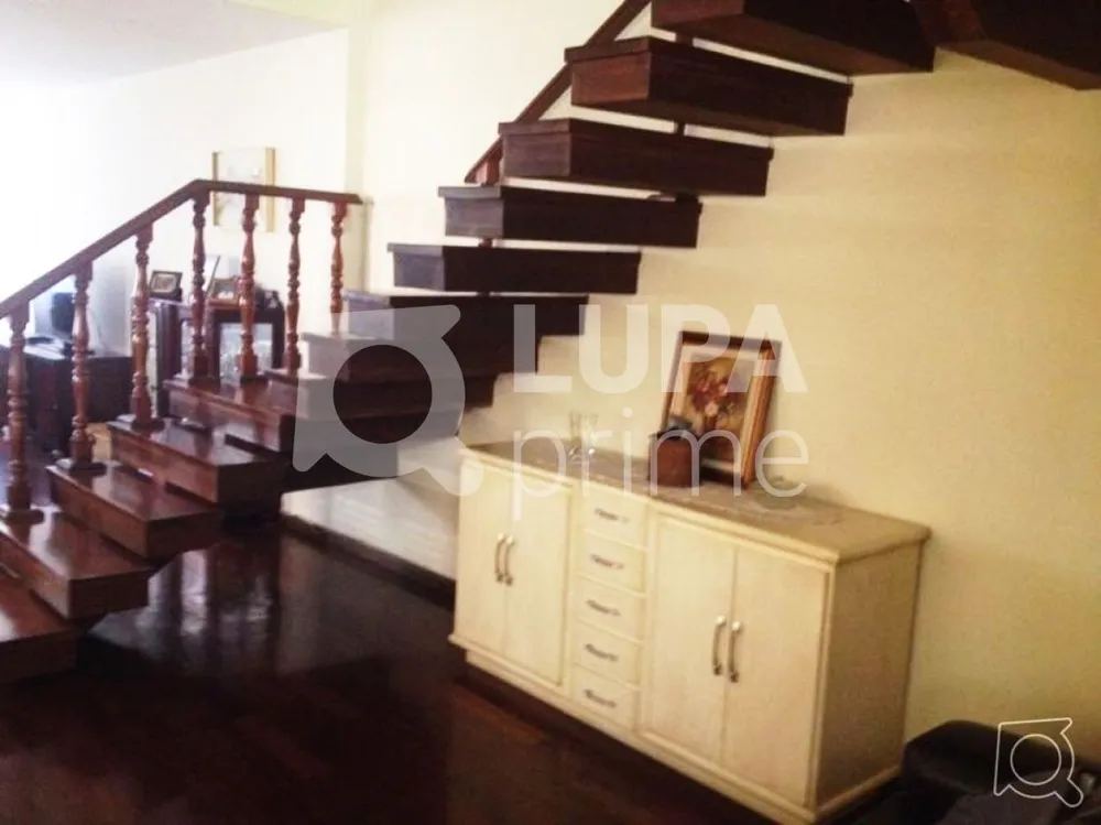 Casa, 4 quartos, 251 m² - Foto 2