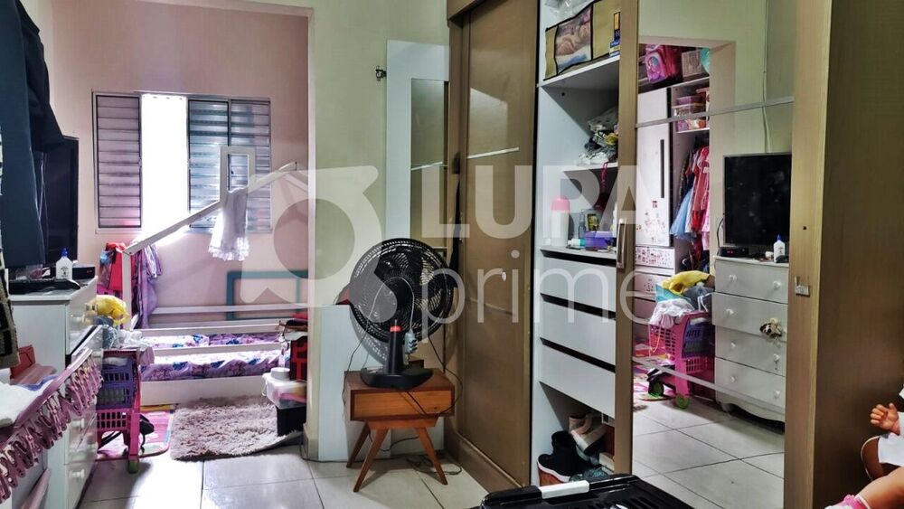 Casa à venda com 2 quartos, 92m² - Foto 4