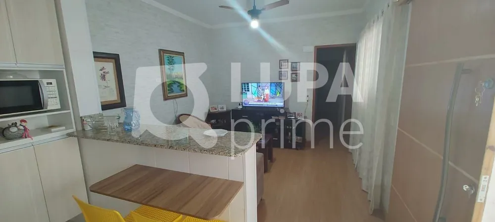 Casa, 3 quartos, 222 m² - Foto 1