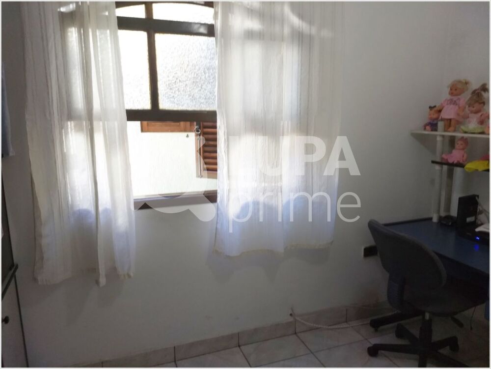 Casa à venda com 3 quartos, 175m² - Foto 3