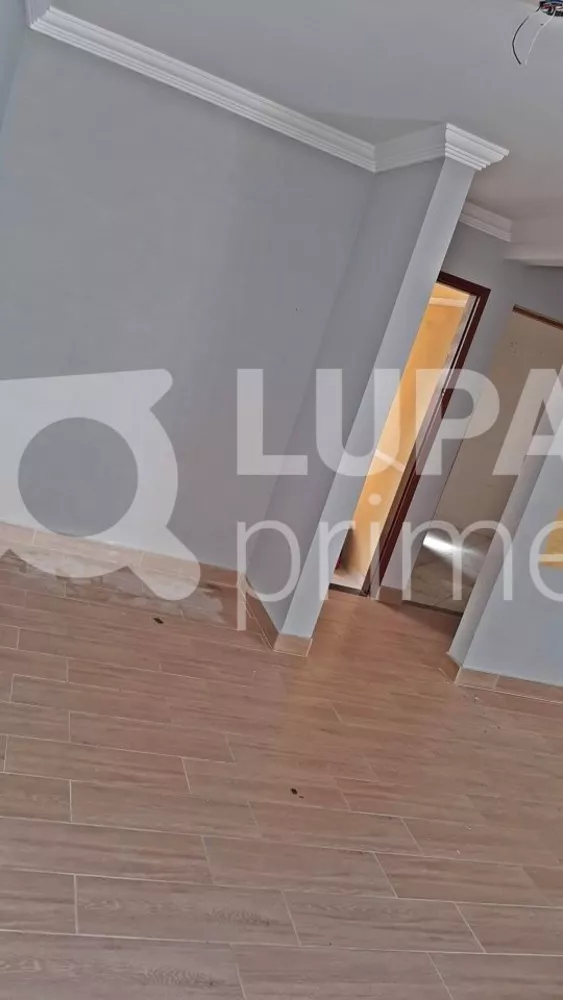 Casa à venda com 3 quartos, 106m² - Foto 1