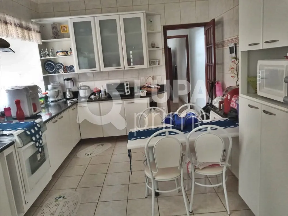 Casa, 3 quartos, 223 m² - Foto 4