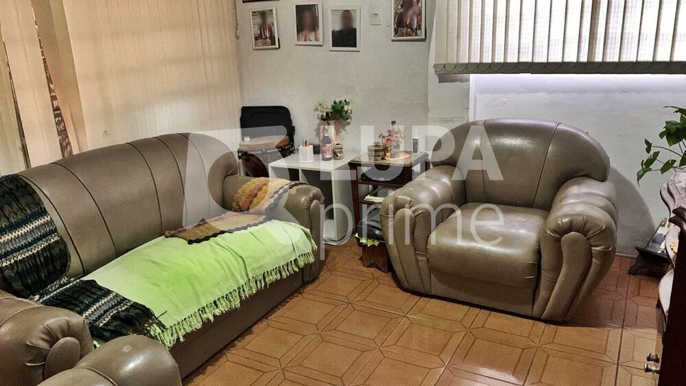 Casa à venda com 2 quartos, 145m² - Foto 2