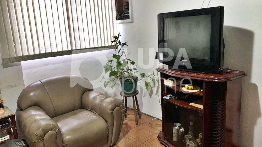 Casa à venda com 2 quartos, 145m² - Foto 1