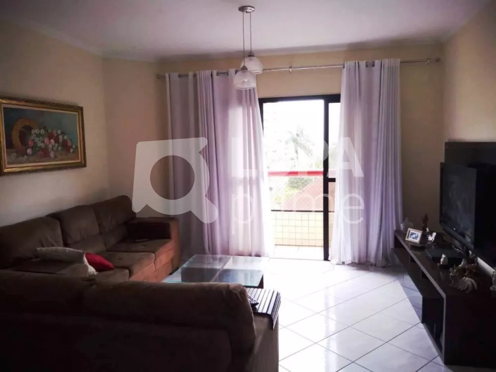 Apartamento à venda com 3 quartos, 140m² - Foto 1