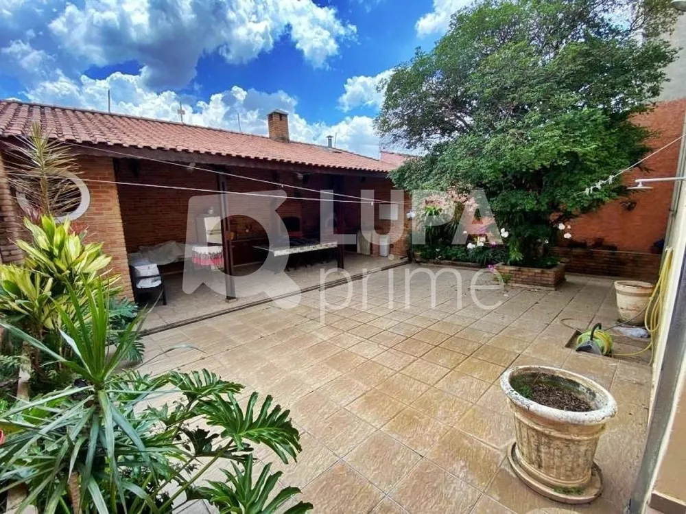 Casa, 4 quartos, 174 m² - Foto 1