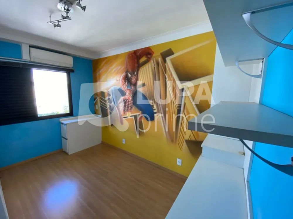 Apartamento, 3 quartos, 245 m² - Foto 2
