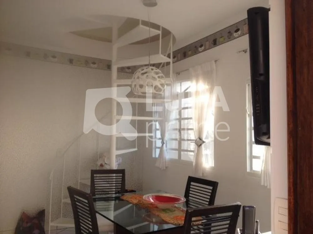 Casa, 3 quartos, 238 m² - Foto 4