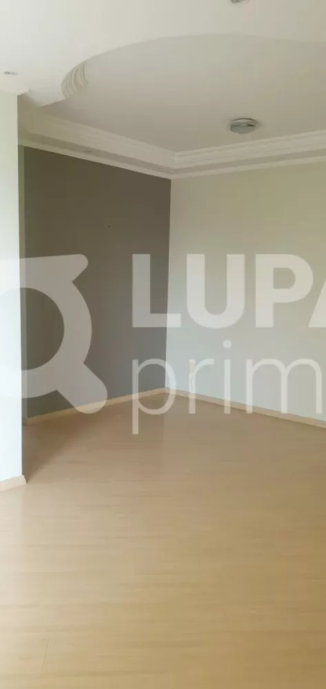 Apartamento à venda com 2 quartos, 60m² - Foto 3