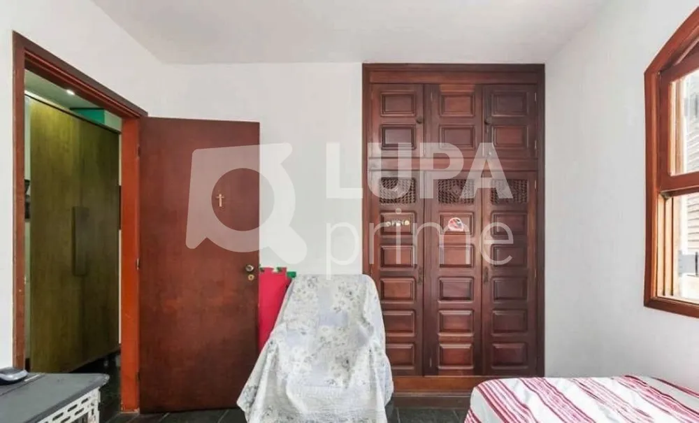 Casa, 3 quartos, 220 m² - Foto 1