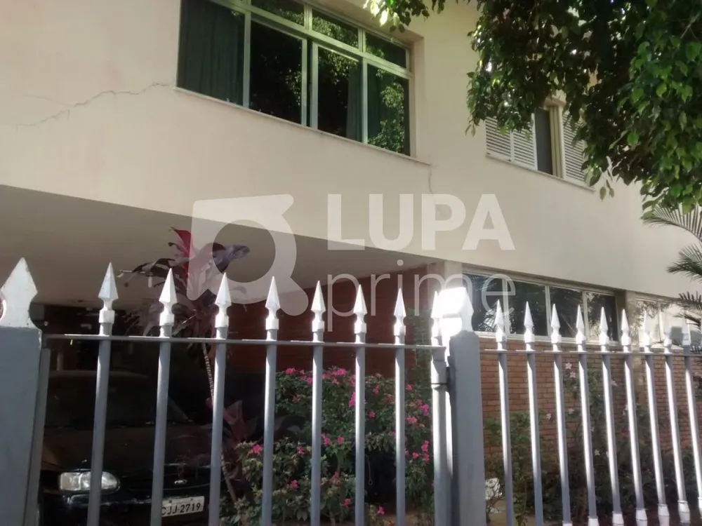Casa, 3 quartos, 341 m² - Foto 1