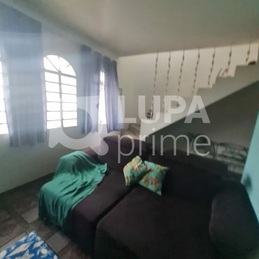 Casa, 2 quartos, 130 m² - Foto 1