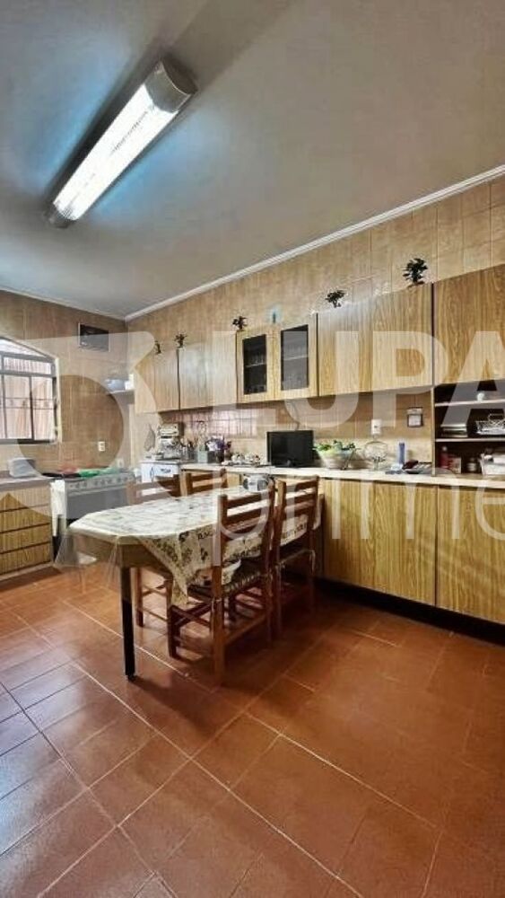 Casa, 4 quartos, 225 m² - Foto 2
