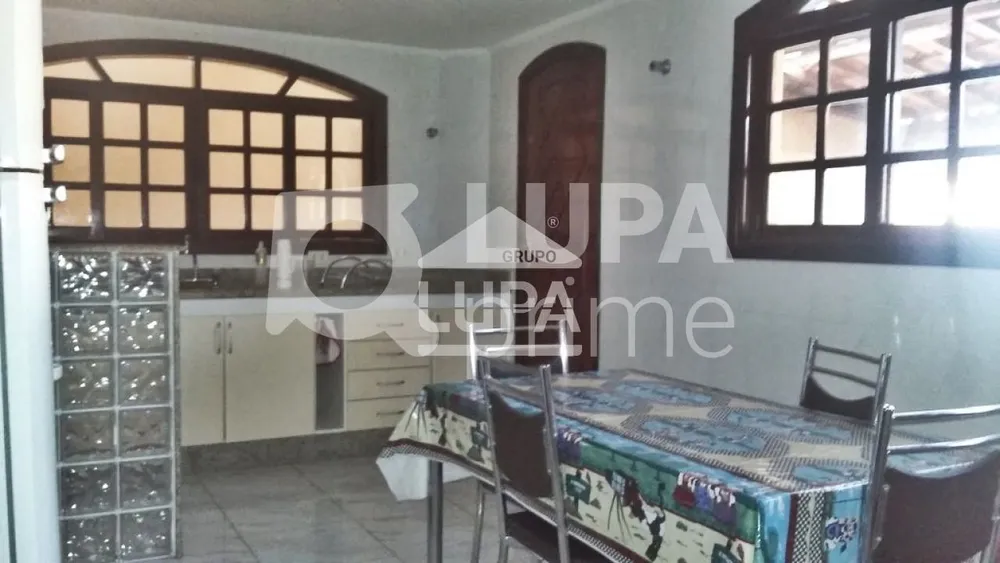 Casa, 4 quartos, 276 m² - Foto 1