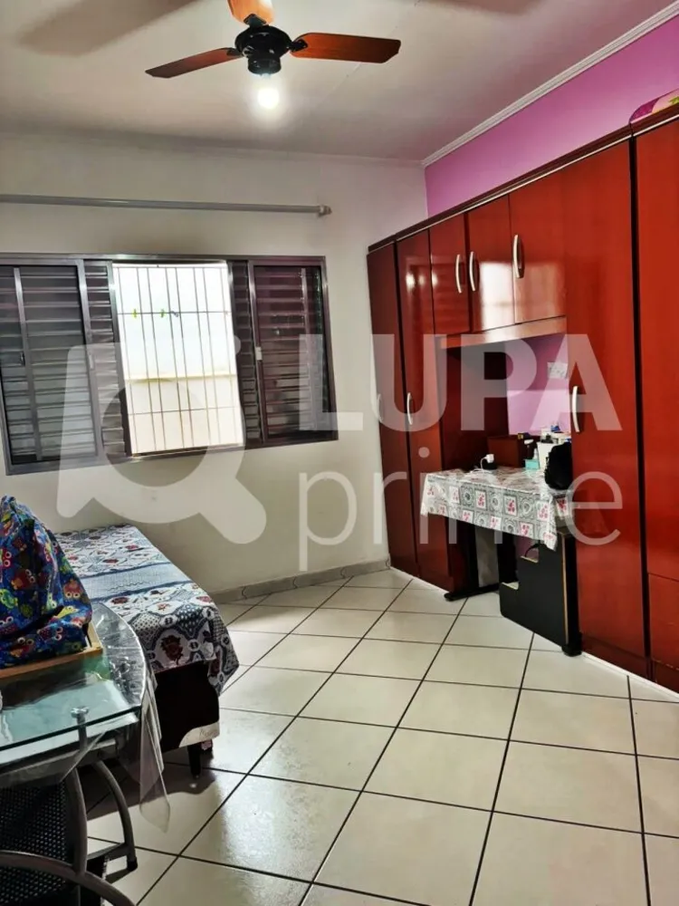 Casa, 4 quartos, 250 m² - Foto 9