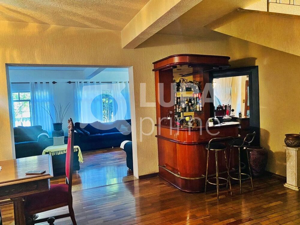 Casa, 4 quartos, 317 m² - Foto 1